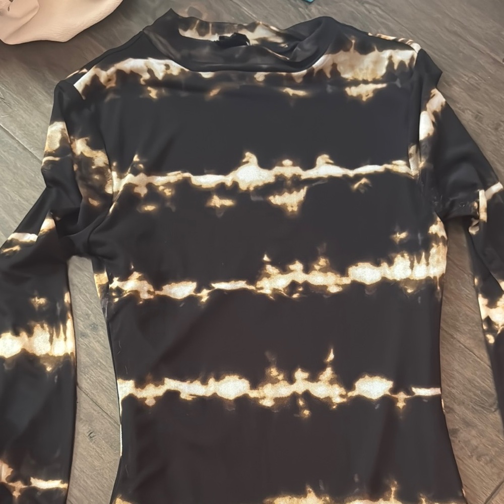 Iris Black and Cream Fitted Long Sleeve Bodysuit